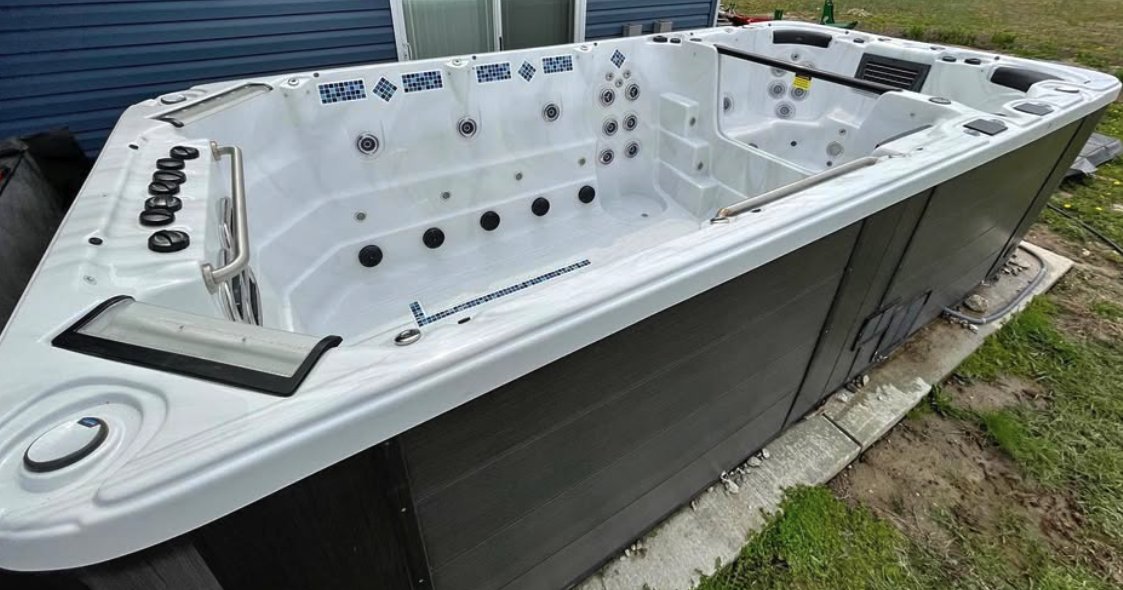 Today on the Marketplace: Do I want to swim in my hot tub?

facebook.com/share/19kWfgmR…

<a href="/93wibc/">93 WIBC Indianapolis</a> wibc.com @karlshowbiz <a href="/MattINTraffic/">Matt Bair</a>