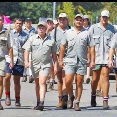 LeratoPillayZA's tweet image. KZN Farmers Vow to Defend General Mkhwanazi 🇿🇦 #CountryDuty 
Farmers in KwaZulu-Natal have made it clear—they’re standing firmly behind General Mkhwanazi and won’t let anything happen to him. They&apos;ve pledged to protect him no matter what.
Meanwhile, across the country, many South…