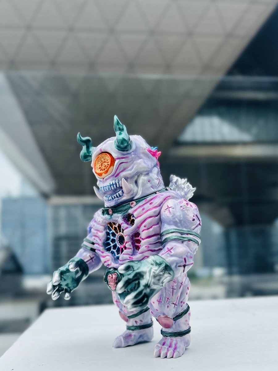 台湾のソフビブランド Nadleeh Design の「Santos Purple Rain