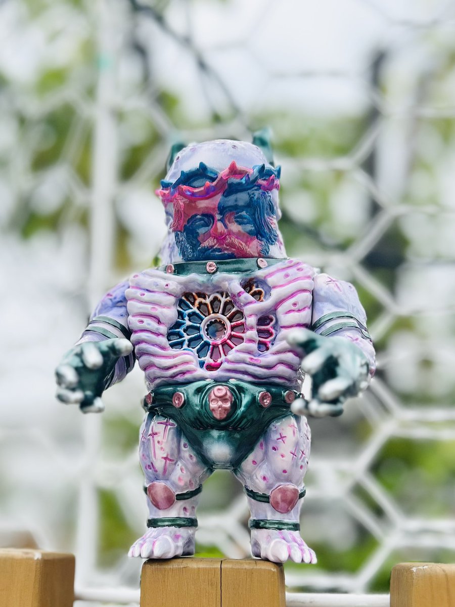 台湾のソフビブランド Nadleeh Design の「Santos Purple Rain