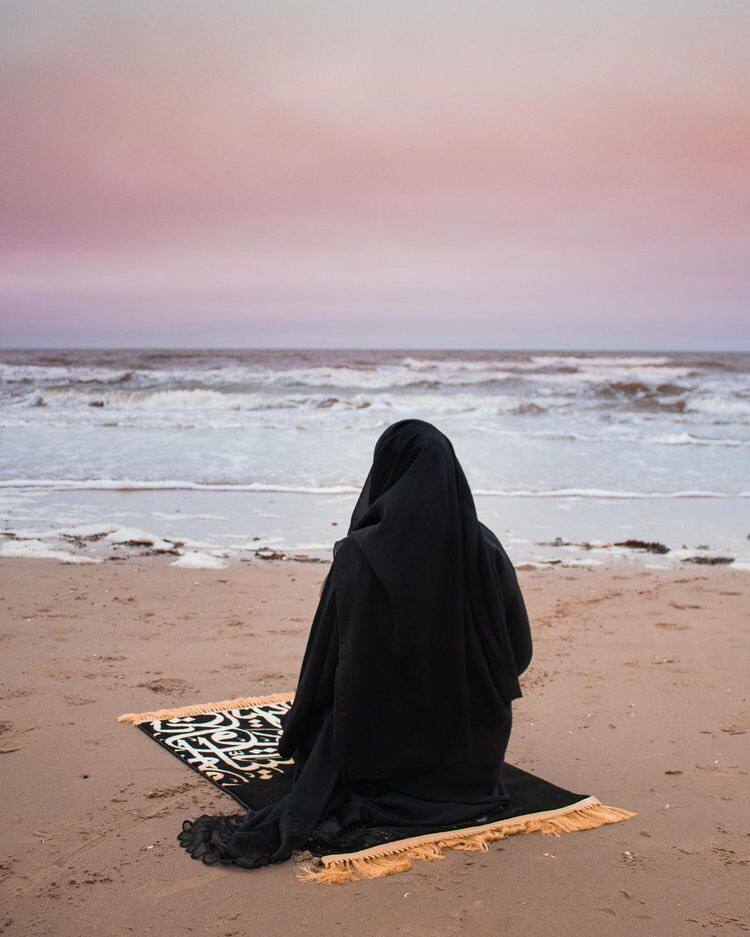 _Fulanah_'s tweet photo. - *دعونا نكون أشخاصا هادئين ذوي قلوب مسالمة، نسامح بسهولة ونقبل جميع أشكال الخسارة.*

Mari menjadi manusia yang tenang, hatinya damai, mudah memaafkan dan ikhlas akan segala bentuk kehilangan https://t.co/Bypd7yzlfm
