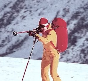 KevBot_007's tweet image. THE SPY WHO LOVED ME premiered OTD in 1977 🪂🇬🇧🔥

Moore &amp;amp; Cubby deliver iconic 007 spectacle as only they can! Fantastic direction from Gilbert, brilliant Bond girls, gadgets, cars, &amp;amp; henchmen. Nobody does it better. 

#MooreMonday
#JamesBond ⚪️⚪️⚪️🔴