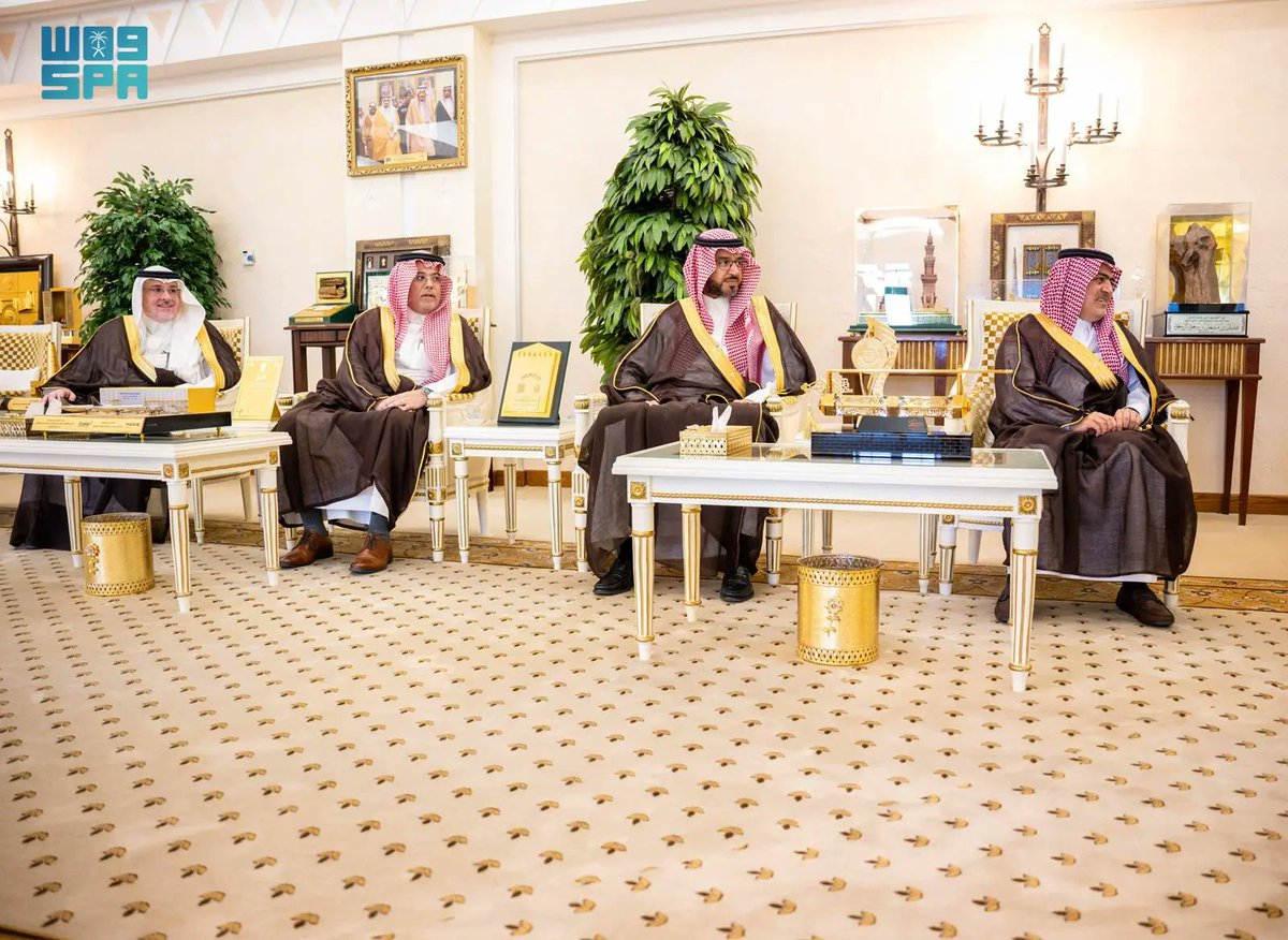 SPAregions's tweet photo. أمير القصيم يستقبل رئيس مجلس إدارة "موهبة" ويشيد بدورها في رعاية الموهوبين.
https://t.co/rbSfWyApI8
#واس_عام https://t.co/mhL6tUSaWy