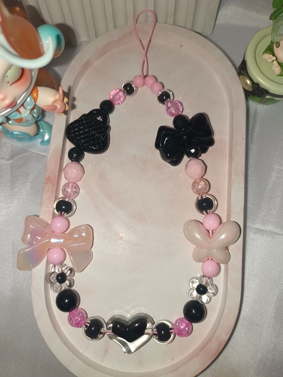 zxcvera's tweet photo. Gaiss, aku jualan phone strap custom warna harganya 15-30rb an ajaaa..
Avail di oyen dan TT tp kalian bisa langsung dm juga ko..

Yukk dibeli dagangan kecil"an ku ini, pengen banget banyak orderan kayak seller beads lain 🥹🙏 https://t.co/zzyggl0Wjx