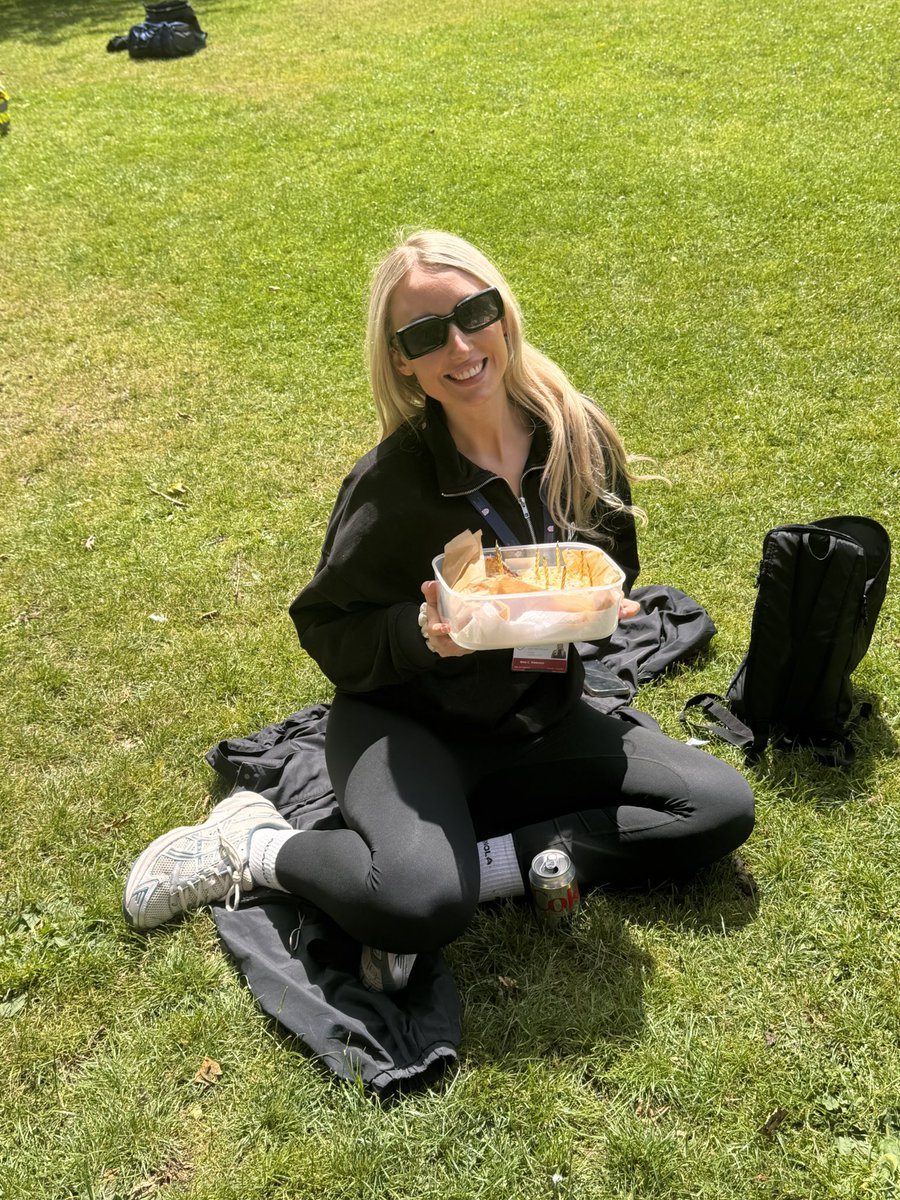 Year 1 and 2 are enjoying having their lunch at Vale Park! We also celebrated Miss Waterson’s birthday!🥳🌳🌸🌻