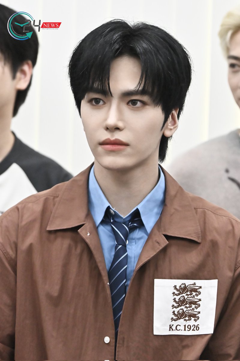 _24News_'s tweet photo. หนุ่มหล่อ คมเข้ม ที่ชอบกินข้าวเหนียวมะม่วงมาก #เส้าจื่อเหิง 

POLARIX PRESS TOUR IN THAILAND
#POLARIX  #ShaoZiheng #邵子恒 #샤오쯔헝 https://t.co/gW0bdDqkuZ