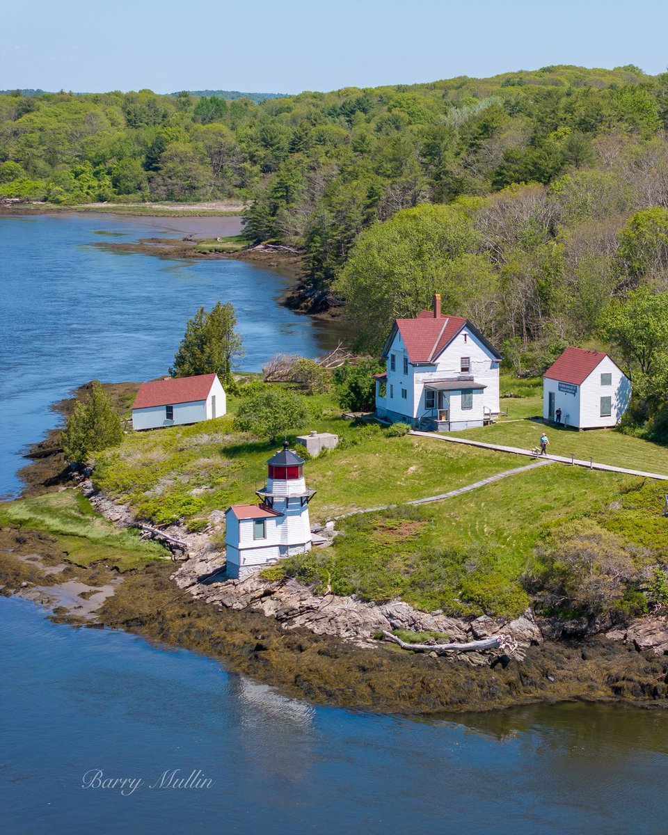 Lighthouses_NE's tweet image. Squirrel Point Lighthouse during a beautiful morning in Arrowsic, Maine, USA.