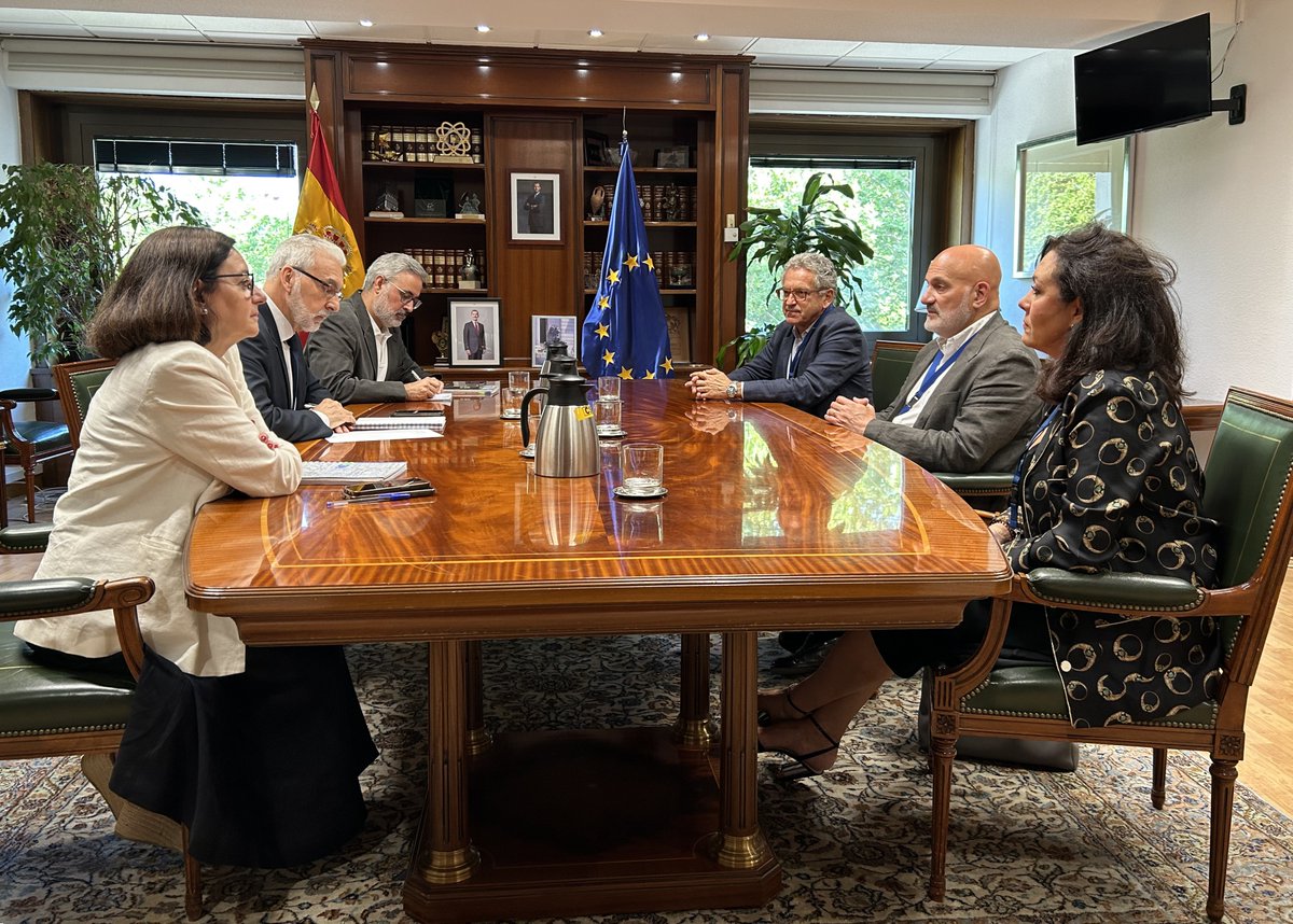 📸El presidente del #CSN ha recibido a la nueva dirección de la Sociedad Nuclear Española. En el encuentro han abordado asuntos de interés para ambas instituciones⬇️