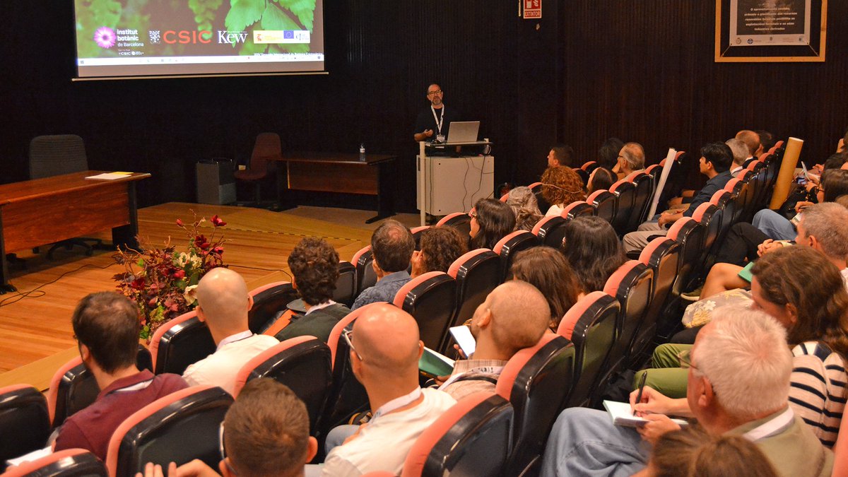 Preto de 200 especialistas no estudo dos organismos vexetais que non posúen flores reúnense na <a href="/IngForestalPO/">Escola Enxeñaría Forestal Pontevedra (UVIGO)</a>, sede do XXIV Simposio Internacional de Botánica Criptogámica, que se celebra por primeira vez na <a href="/uvigo/">Universidade de Vigo</a>.

➡️acortar.link/6lhjGj

#duvi #uvigo #xeracionuvigo
