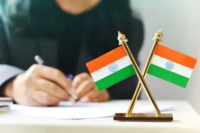 ⚖️ El Tribunal Supremo de la India afirma: Las mujeres trans son mujeres
La sentencia, dictada por el juez Venkata Jyothirmai Pratapa el 16 de junio de 2025, no es sólo una victoria para una persona, sino una afirmación histórica de los derechos de las personas trans que defiende