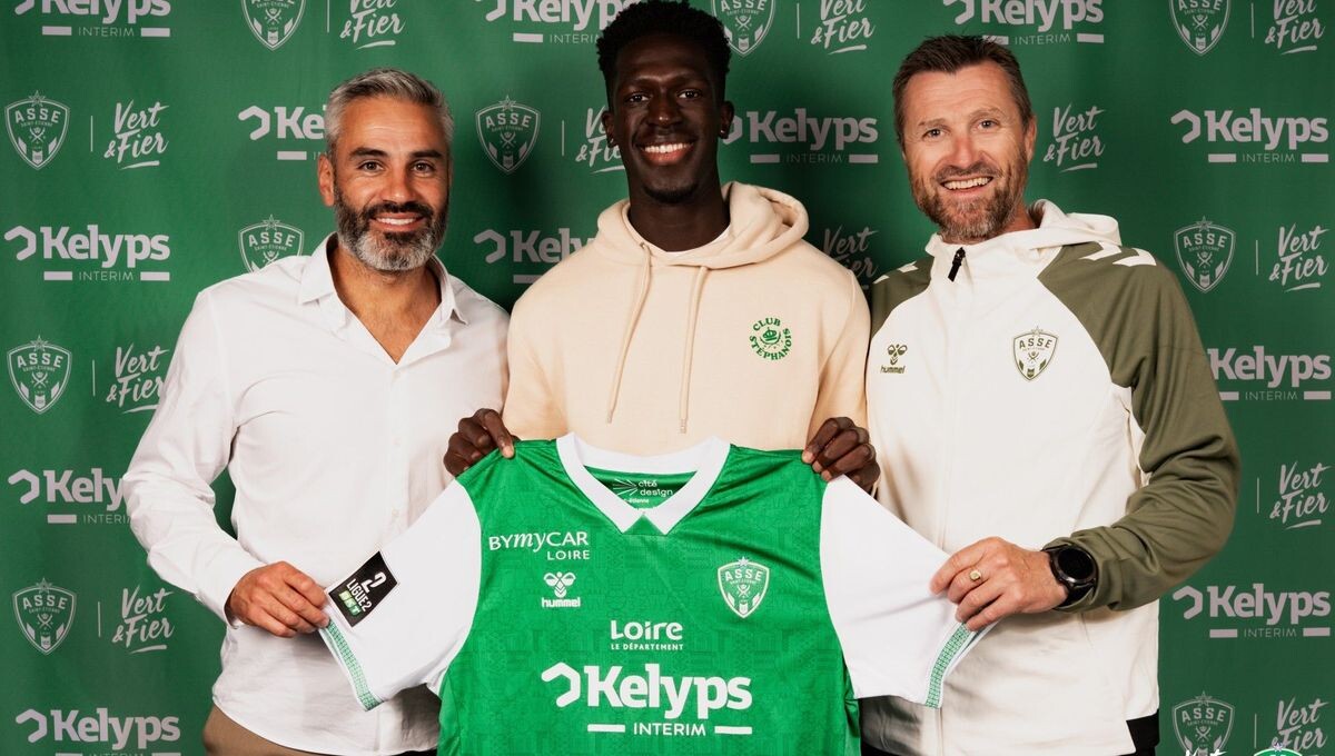 Mercato : l'AS Saint-Étienne recrute un jeune défenseur portugais
➡️ l.ici.fr/PBg