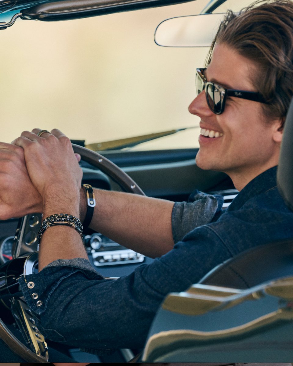 Freedom, ease, and style in every mile. Take it easy, the open road is yours.

Drive in Style: ms.spr.ly/6015SLmJV