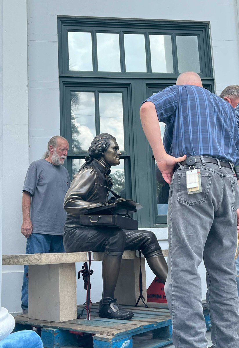 FLSecofState's tweet image. Preserving American History!
The Department of State’s Division of Historical Resources played an important role in bringing the statue of Thomas Jefferson to the Jefferson County Courthouse. The @MuseumFLHistory Design and Fabrication Shop transported and installed it. If…
