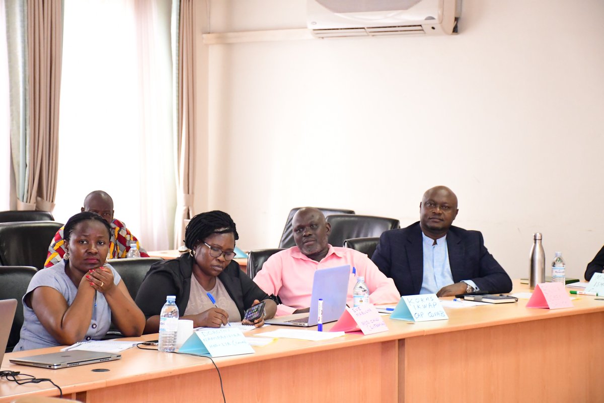 Makerere University COBAMS (@makcobams) on Twitter photo Dr. Martin Bakundana, <a href="/MakCoBAMS/">Makerere University COBAMS</a> Coordinator of Partnerships & Collaborations, highlighted the need for strategic leadership rooted in foresight, adaptability & bold decisions. He noted that <a href="/Makerere/">Makerere University</a> is partnering with experts to shape leaders who can drive institutional success Dr. Martin Bakundana, <a href="/MakCoBAMS/">Makerere University COBAMS</a> Coordinator of Partnerships & Collaborations, highlighted the need for strategic leadership rooted in foresight, adaptability & bold decisions. He noted that <a href="/Makerere/">Makerere University</a> is partnering with experts to shape leaders who can drive institutional success