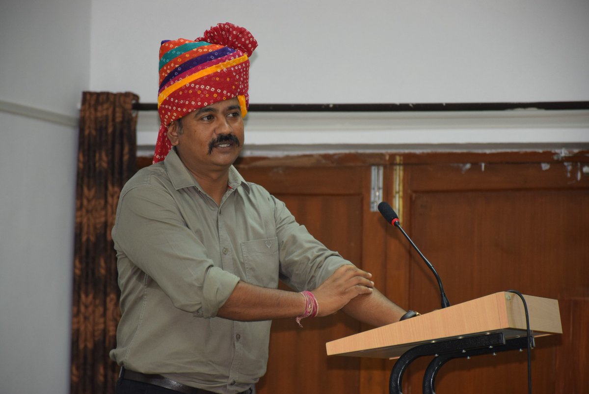 ICFRE-ARID FOREST RESEARCH INSTITUTE, JODHPUR (@twitt_afri) on Twitter photo рдХрд╛рд░реНрдпрдХреНрд░рдо рдХреЗ рд╡рд┐рд╢рд┐рд╖реНрдЯ рдЕрддрд┐рдерд┐ рд╢реНрд░реА рд╣рд░реНрд╖рд╡рд░реНрдзрди рд╕рд┐рдВрд╣ рд░рд╛рдареМрд░, рд░рд╛рд╡ рдЬреЛрдзрд╛ рдЙрджреНрдпрд╛рди, рдЬреЛрдзрдкреБрд░ рдиреЗ рдЙрдЪрд┐рдд рд╕реНрдерд╛рди рдкрд░ рдЙрдЪрд┐рдд рдкреМрдзрд╛рд░реЛрдкрдг рдПрд╡рдВ рдЙрдирдХреА рд╕рддрдд рджреЗрдЦрднрд╛рд▓ рдХреА рдЖрд╡рд╢реНрдпрдХрддрд╛ рдЬреЛрд░ рджрд┐рдпрд╛ред рд╡реГрдХреНрд╖рд╛рд░реЛрдкрдг рдХрд╛рд░реНрдпрдХреНрд░рдо рдореЗрдВ рдЖрдлрд░реА рдореБрдЦреНрдп рдкрд░рд┐рд╕рд░ рдореЗрдВ рдореБрдЦреНрдп рдЕрддрд┐рдерд┐ рдПрд╡рдВ рдЕрдиреНрдп рдЧрдгрдорд╛рдиреНрдпреЛ рджреНрд╡рд╛рд░рд╛ рд╡реГрдХреНрд╖рд╛рд░реЛрдкрдг рдХрд┐рдпрд╛ рдЧрдпрд╛ ред рдХрд╛рд░реНрдпрдХреНрд░рдо рдХреЗ рд╡рд┐рд╢рд┐рд╖реНрдЯ рдЕрддрд┐рдерд┐ рд╢реНрд░реА рд╣рд░реНрд╖рд╡рд░реНрдзрди рд╕рд┐рдВрд╣ рд░рд╛рдареМрд░, рд░рд╛рд╡ рдЬреЛрдзрд╛ рдЙрджреНрдпрд╛рди, рдЬреЛрдзрдкреБрд░ рдиреЗ рдЙрдЪрд┐рдд рд╕реНрдерд╛рди рдкрд░ рдЙрдЪрд┐рдд рдкреМрдзрд╛рд░реЛрдкрдг рдПрд╡рдВ рдЙрдирдХреА рд╕рддрдд рджреЗрдЦрднрд╛рд▓ рдХреА рдЖрд╡рд╢реНрдпрдХрддрд╛ рдЬреЛрд░ рджрд┐рдпрд╛ред рд╡реГрдХреНрд╖рд╛рд░реЛрдкрдг рдХрд╛рд░реНрдпрдХреНрд░рдо рдореЗрдВ рдЖрдлрд░реА рдореБрдЦреНрдп рдкрд░рд┐рд╕рд░ рдореЗрдВ рдореБрдЦреНрдп рдЕрддрд┐рдерд┐ рдПрд╡рдВ рдЕрдиреНрдп рдЧрдгрдорд╛рдиреНрдпреЛ рджреНрд╡рд╛рд░рд╛ рд╡реГрдХреНрд╖рд╛рд░реЛрдкрдг рдХрд┐рдпрд╛ рдЧрдпрд╛ ред