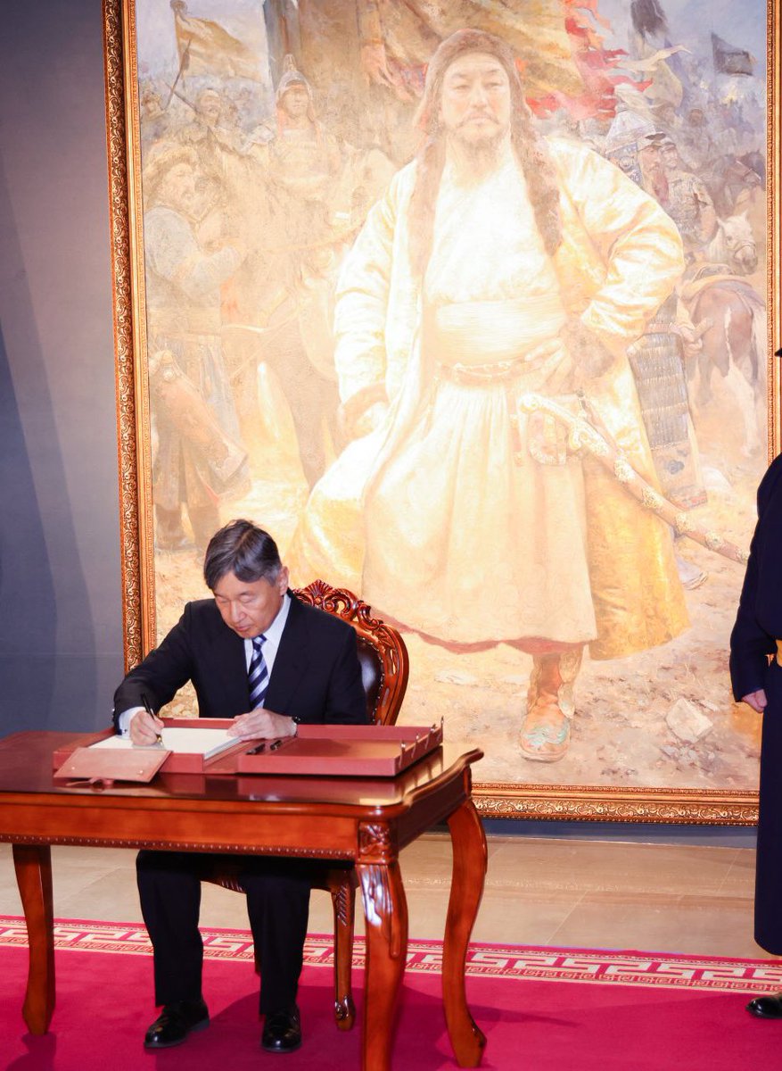 Их эзэн Чингис хаанд маань их наран улсын цог жавхлант эзэн хаан Нарүхито бараалхсан байна.🙏