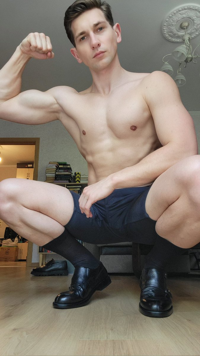 MarcusDiamon's tweet photo. Yes, you haven't seen me for a long time. But aren't you glad? #muscule #dominant  #feetworshi̇p https://t.co/uh7rgBYVHl