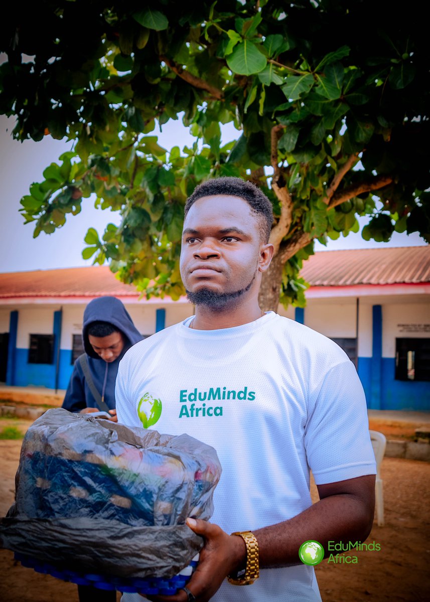 edumindsafrica's tweet image. Our outreach wasn’t just about climate facts, it was about building courage, care, and commitment in young minds. Because today’s students are tomorrow’s decision-makers.
We’re showing up to shape climate-smart minds🌏📚 ♻️🍃
#edumindsafrica #raisingecoleaders #teachthefuture