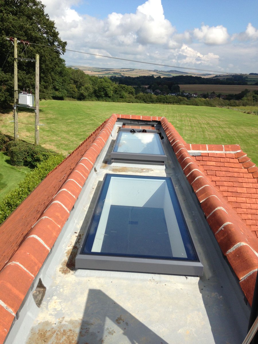 Curious about rooflights? 🌤️ Whether you want more natural light, fresh air, or smart controls, there’s a perfect option for every space! 

Explore the rooflights we offer and discover which one best suits your home. 

Dive into the details here👉 bit.ly/4ldizOn?utm_ca…