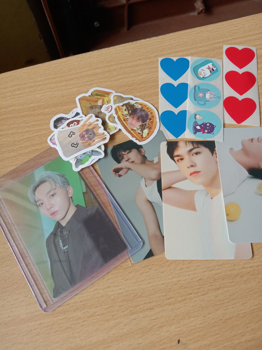 Yes po opo sa school pa ako nag unbox ng pc heuehuehaahs. Thank you very muchieee ate <a href="/jeonghaa_n/">gia★</a> ko and ate <a href="/lalaajnee/">Engr.𝓛𝓪𝓵𝓪𝓪𝓪𝓪 ᡣ𐭩ྀིྀི 🎀</a> for this kwannie pc and also sa freebies!!! Next ulit? Emi. Ilysmmmm po🫶🏻🫶🏻