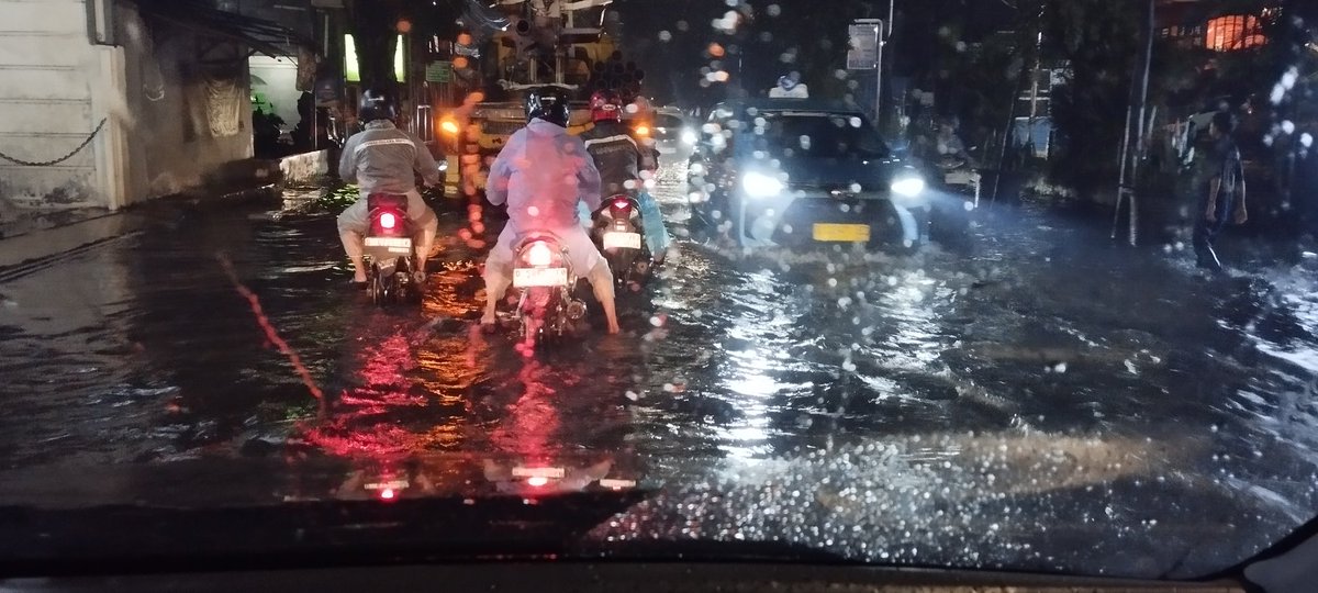 Water Park depan Margacinta Park, min <a href="/PRFMnews/">Radio PRFM</a>