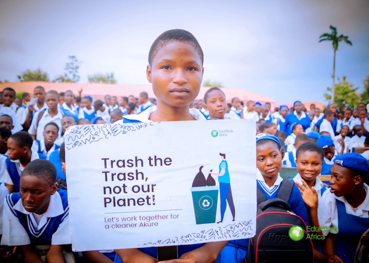 edumindsafrica's tweet image. Our outreach wasn’t just about climate facts, it was about building courage, care, and commitment in young minds. Because today’s students are tomorrow’s decision-makers.
We’re showing up to shape climate-smart minds🌏📚 ♻️🍃
#edumindsafrica #raisingecoleaders