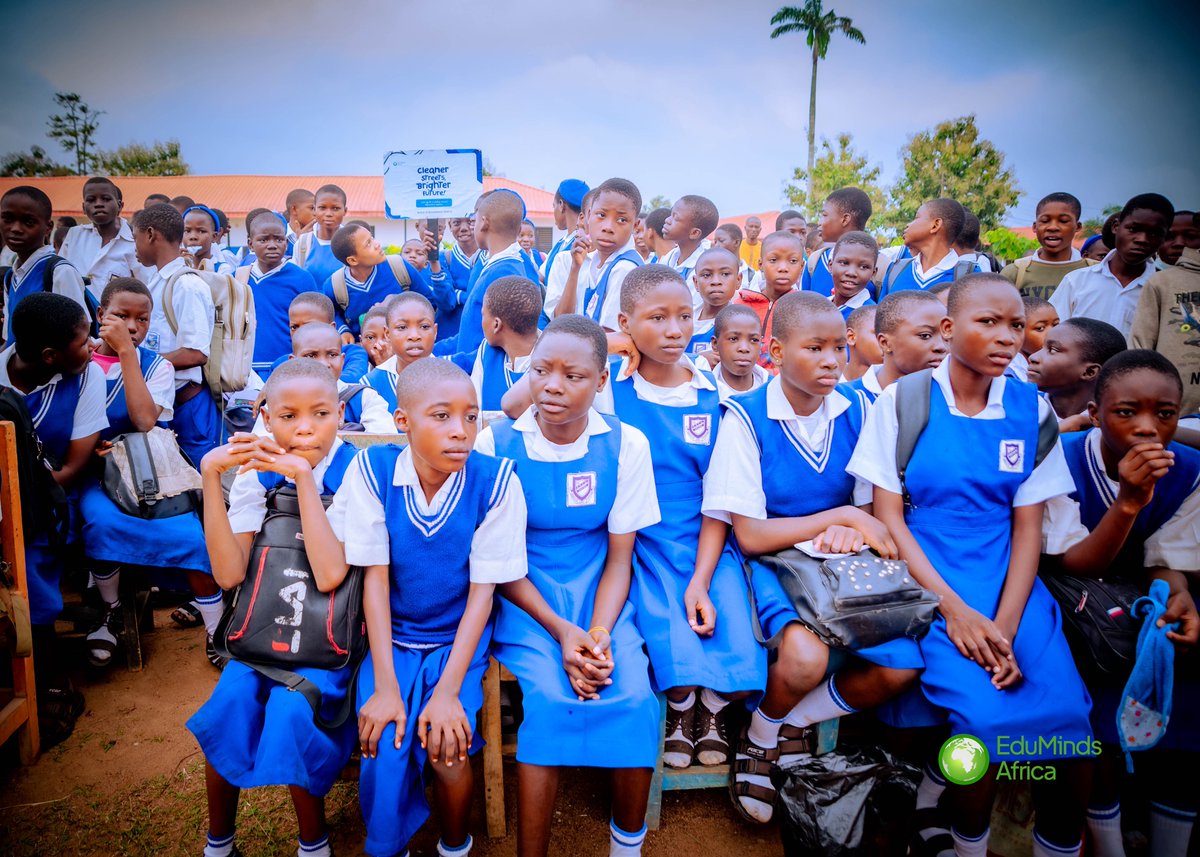 edumindsafrica's tweet image. Our outreach wasn’t just about climate facts, it was about building courage, care, and commitment in young minds. Because today’s students are tomorrow’s decision-makers.
We’re showing up to shape climate-smart minds🌏📚 ♻️🍃
#edumindsafrica #raisingecoleaders #teachthefuture