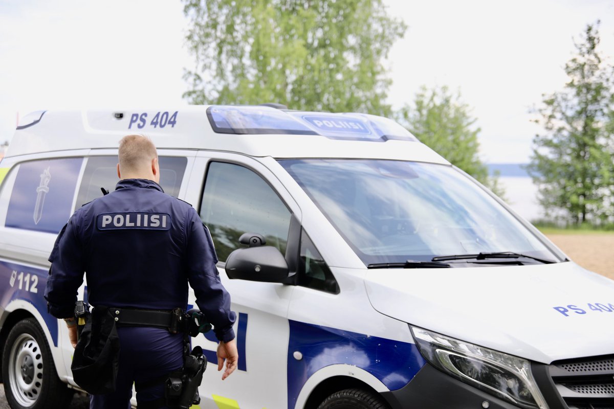 Pohjois-Karjalan nopeusvalvonnassa viikonloppuna huolestuttavia tuloksia: 20 ajokieltoa, yli 20 sakkoa ja 7 törkeää ylinopeutta – vakavin tapaus Kajaanintiellä 132 km/h 60 km/h alueella. 

Poliisin valvonta jatkuu. 🚔👇

poliisi.fi/-/pohjois-karj…