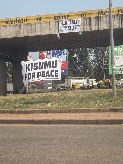 Ryan7_Init's tweet image. Tribalism can’t divide Gen Z. 

This movement is leaderless, tribeless, ruthless, and fearless — all for justice.✊🏾

We’re not following tribes. Unity For Justice

#77NiNumbers #UnityForJustice #OccupyUntilVictory #77sirininumbers