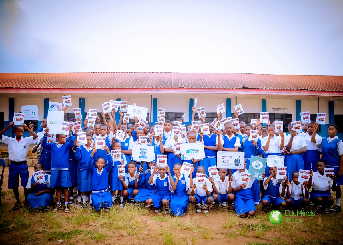 edumindsafrica's tweet image. Our outreach wasn’t just about climate facts, it was about building courage, care, and commitment in young minds. Because today’s students are tomorrow’s decision-makers.
We’re showing up to shape climate-smart minds🌏📚 ♻️🍃
#edumindsafrica #raisingecoleaders #teachthefuture