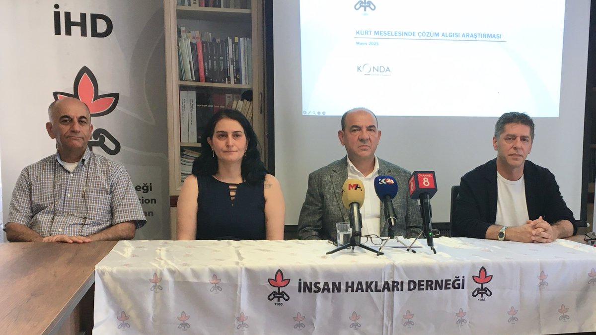 İHD Genel Merkezi (@ihdgenelmerkez) on Twitter photo Konda Araştırma tarafından derneğimiz adına yapılan Kürt Meselesinde Çözüm Algısı Araştırması, <a href="/kondaarastirma/">Konda Araştırma</a> Genel Müdürü <a href="/poziayda/">AYDIN ERDEM</a>’nın da katıldığı basın toplantısıyla kamuoyuna duyuruldu. ihd.org.tr/kurt-meselesin…
Rapora aşağıdaki bağlantıdan ulaşabilirsiniz: Konda Araştırma tarafından derneğimiz adına yapılan Kürt Meselesinde Çözüm Algısı Araştırması, <a href="/kondaarastirma/">Konda Araştırma</a> Genel Müdürü <a href="/poziayda/">AYDIN ERDEM</a>’nın da katıldığı basın toplantısıyla kamuoyuna duyuruldu. ihd.org.tr/kurt-meselesin…
Rapora aşağıdaki bağlantıdan ulaşabilirsiniz: