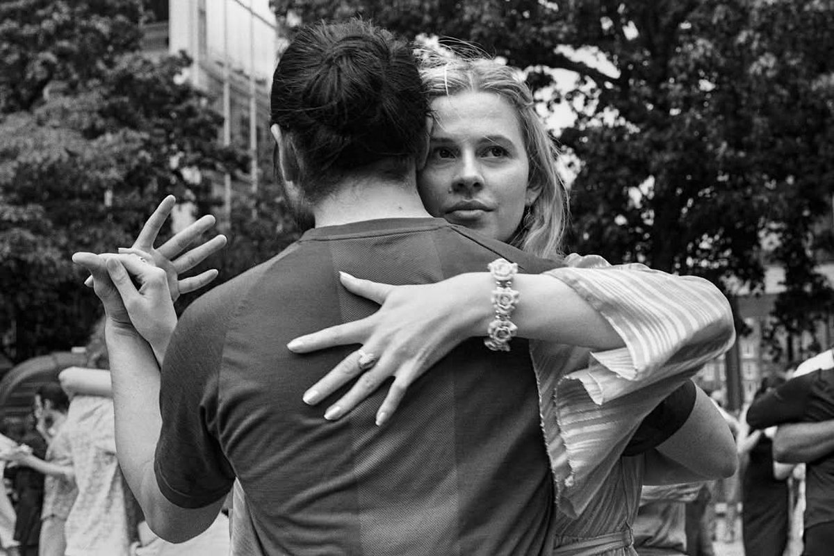 AgataNielsen's tweet image. Spitalfields London, some time ago 🕺💃
#argentiniantango #tangodancer #tango #dance #dancing #blackandwhite #dancer #london