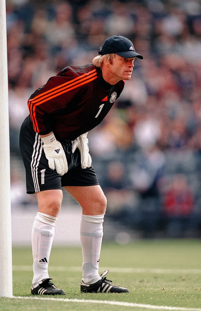 chipiron_eth's tweet image. GM ☀️

Can we bring back goalkeepers with caps? Different breed.