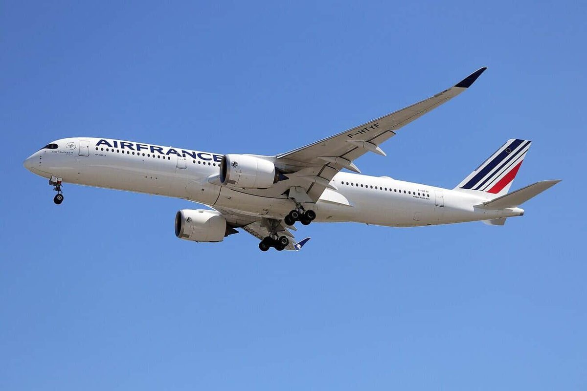 🛩️ Israeli Skies Reopen: Air France Resumes Daily Service to Tel Aviv

𝗗𝗘𝗧𝗔𝗜𝗟𝗦▸ eu1.hubs.ly/H0lx-jh0