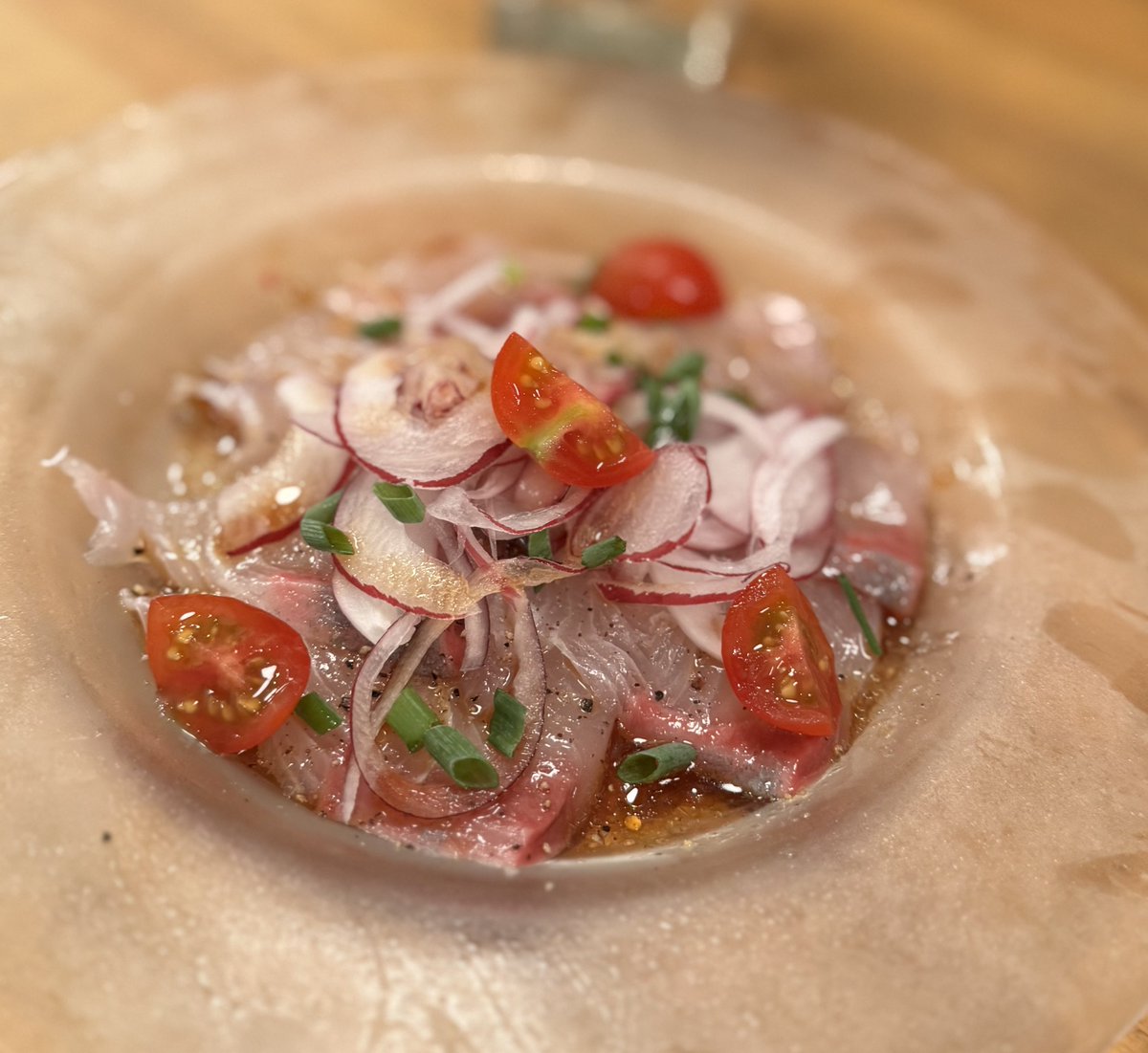 夜も深くなり過ごしやすくなりつつある西池袋公園の空気を感じながらガージェリースタウト🥰 赤バルRETZE池袋店でカルパッチョにスタウトが合うという事実を検証ちゅ〜🎶