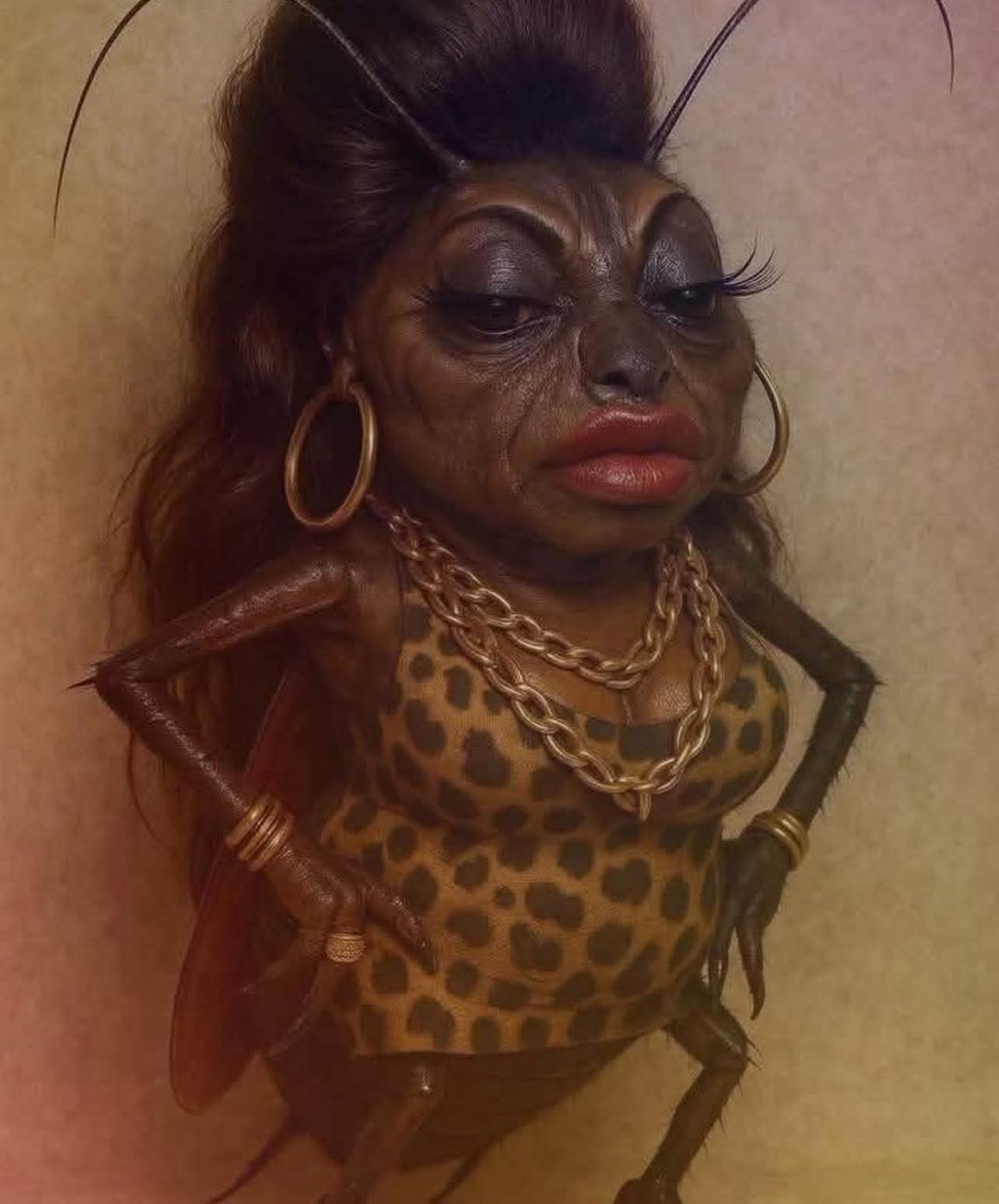ProgrammationX's tweet image. When that roach been in your house for 17 years and start wearing your clothes🤣🤣