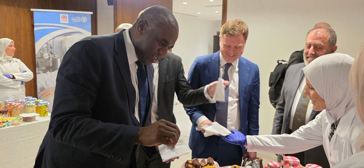 UKforSyria's tweet image. The UK Foreign Secretary @DavidLammy met Syrian women from rural communities benefiting from UK-funded livelihood programmes in partnership with @FAOSyria. The UK has been at the forefront of work on early recovery and women’s empowerment.