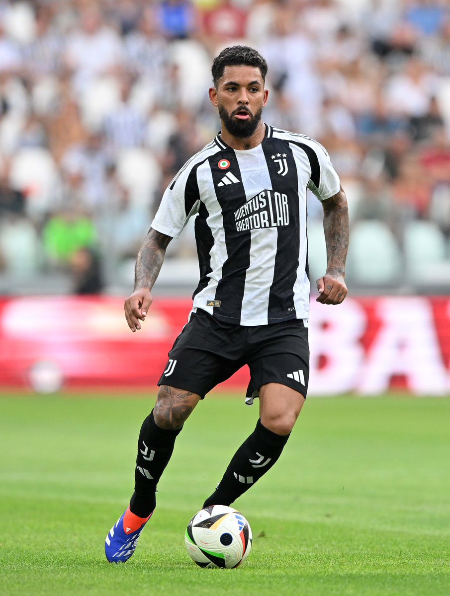 🚨- عاجل

كومو مهتم بـ لاعب يوفنتوس دوغلاس لويز 

اللاعب قد يبقى في الدوري الايطالي 
<a href="/GiovaAlbanese/">Giovanni Albanese</a> 
⚫️⚪️🇧🇷🔥