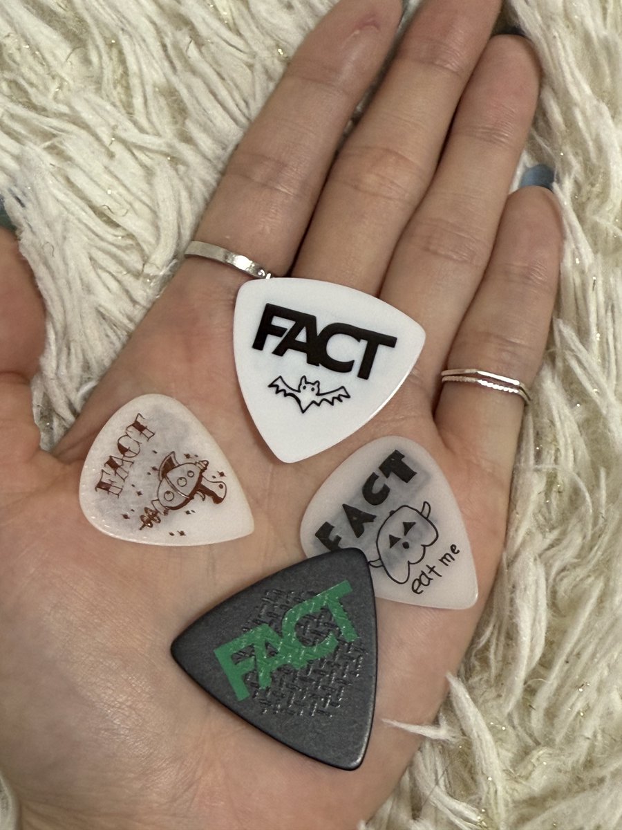 ひいにゃん🫧 (@vistlip0420) / Posts / X