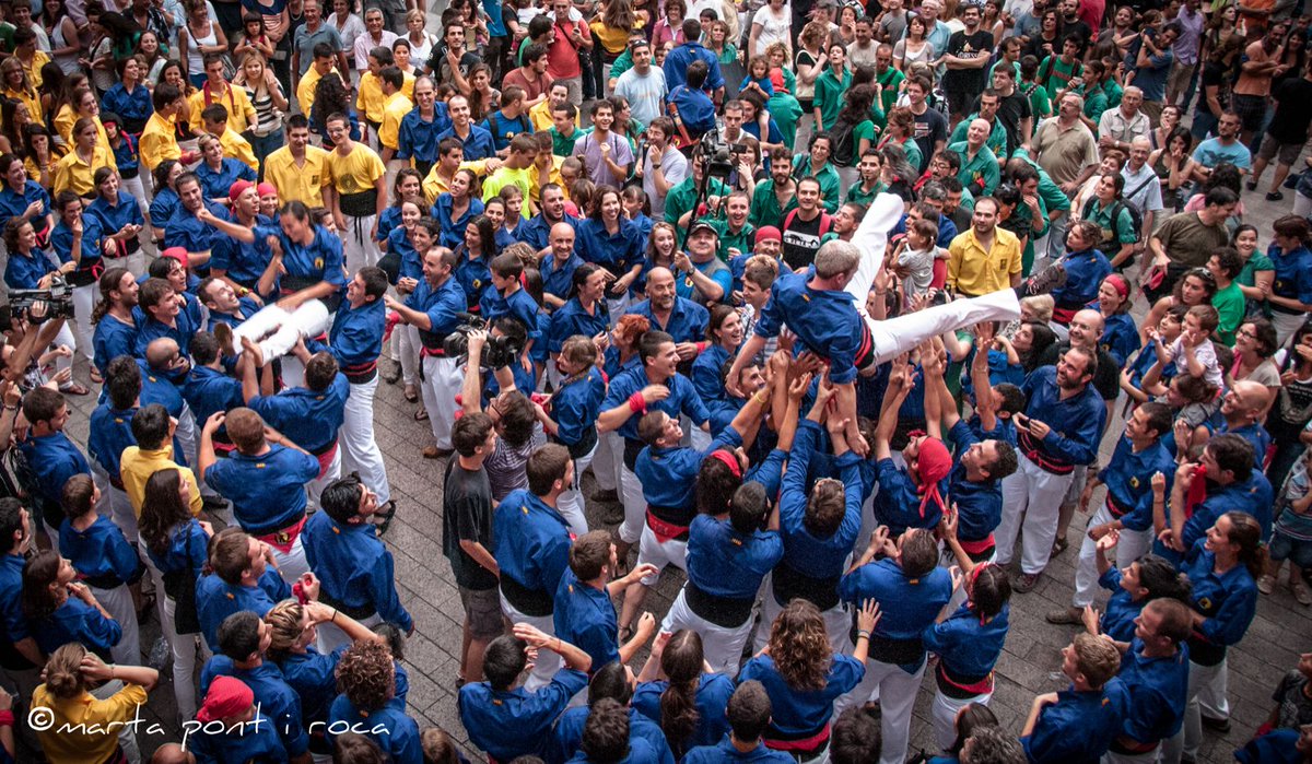 cdberga's tweet photo. D'això avui ja fa 13 anys!
PER MOLTS ANYS COLLA!🎊
📸 @martapontiroca63
#castellers #castells #cdberga #AllòQueValLaPena #Berga #Berguedà #castellersdeberga #femcastells #femcomarca https://t.co/6N8oLBHr8M