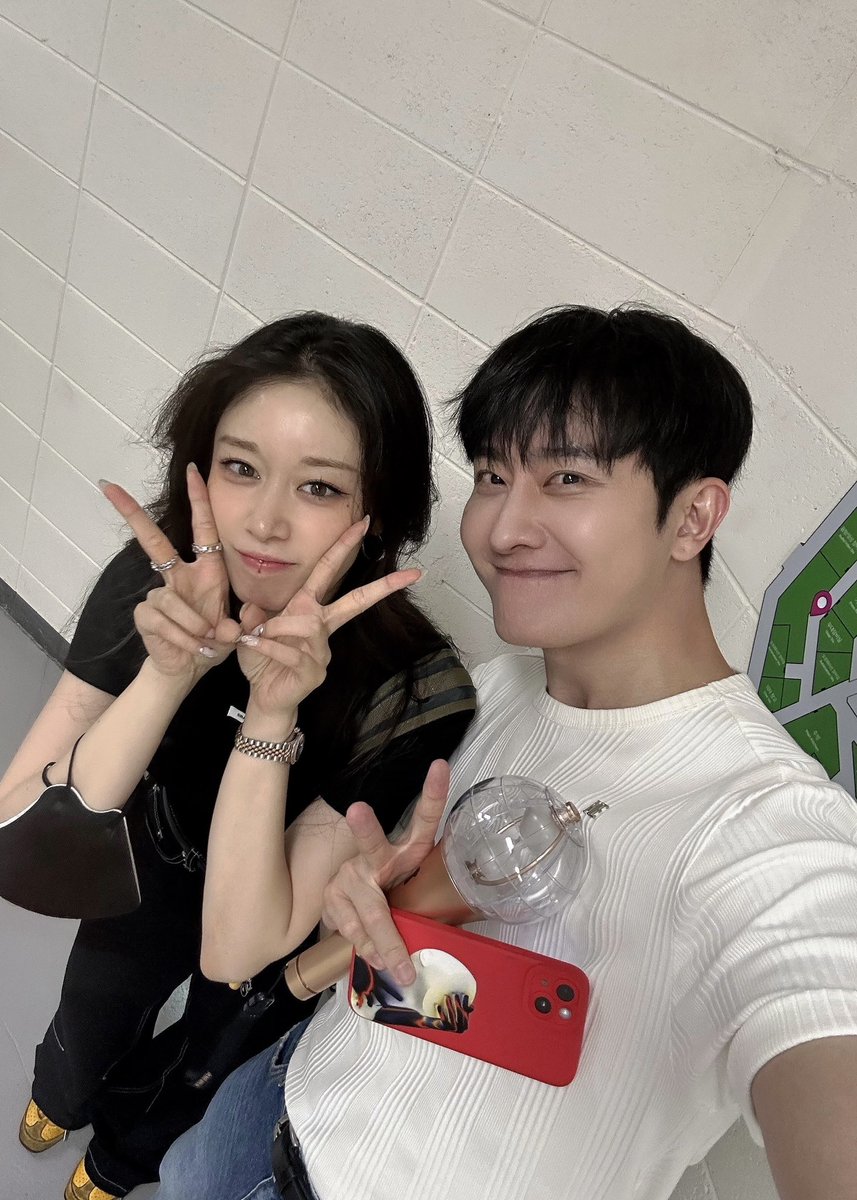 zhoumi_419's tweet photo. 이게무슨일이야! !  😆

#더쇼의꽃 
#더쇼의남자
#지연 #조미 https://t.co/yXXnE8Hj1y