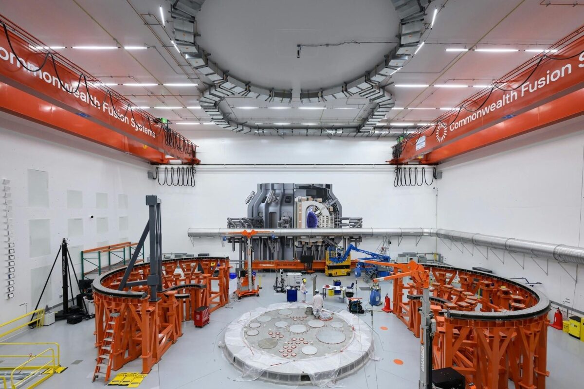SFENorg's tweet image. Pour la première fois, un géant du numérique signe un contrat de fourniture d’électricité avec une start-up développant un réacteur à fusion. En s’engageant aux côtés de CFS, Google affiche une ambition claire : soutenir une technologie énergétique de rupture capable de répondre…