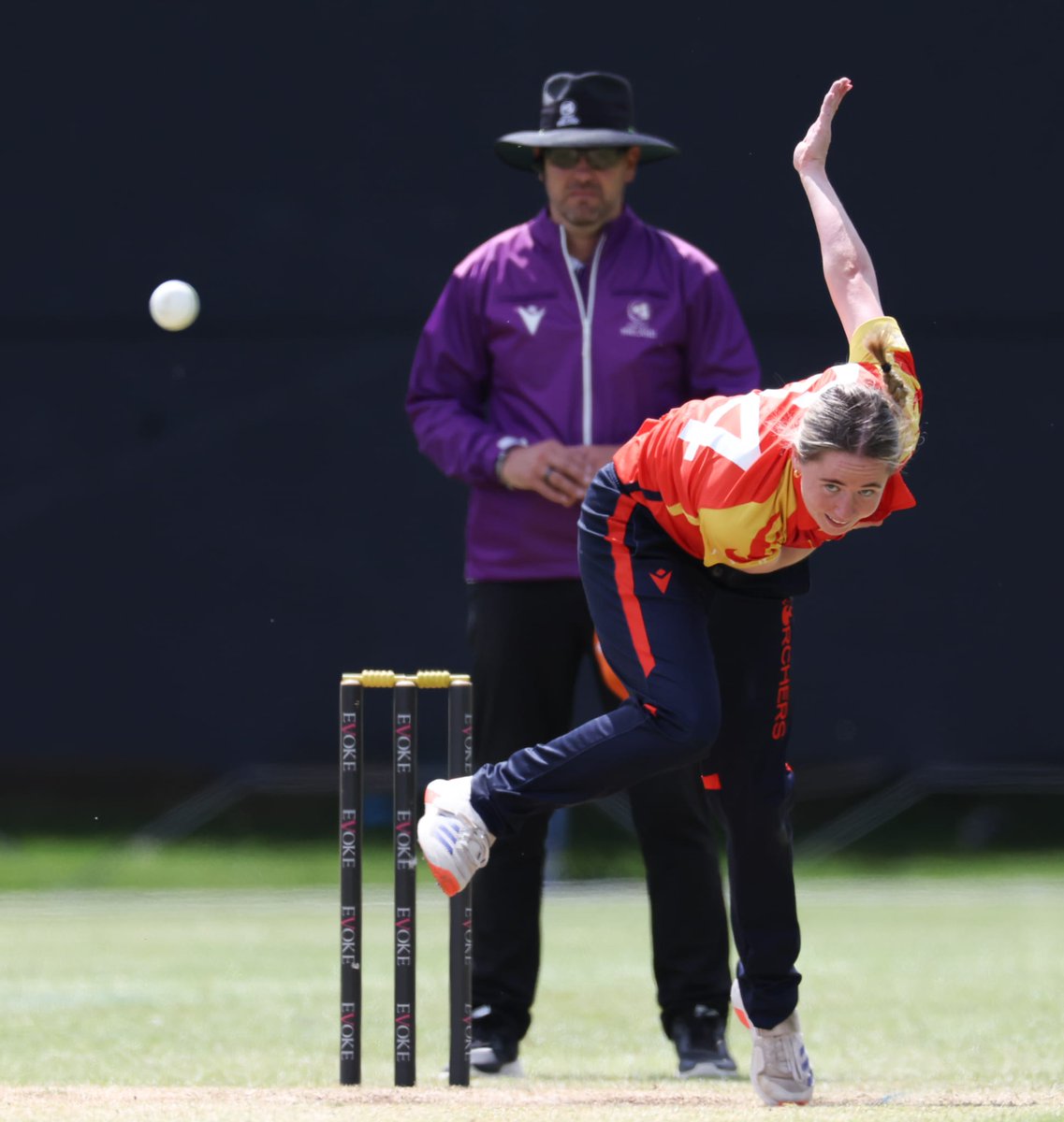 █▓▒▒░░░MATCH UPDATE░░░▒▒▓█

A run a ball = victory for Typhoons

▪️Scorchers  161-6 (20 overs)
▪️Typhoons 138-2 (16 overs)

Follow the game:

▶  Score: bit.ly/46vOLbn
▶  Livestream: bit.ly/4l9Ae9S

#SuperSeries25 <a href="/EVOKE/">EVOKE</a>