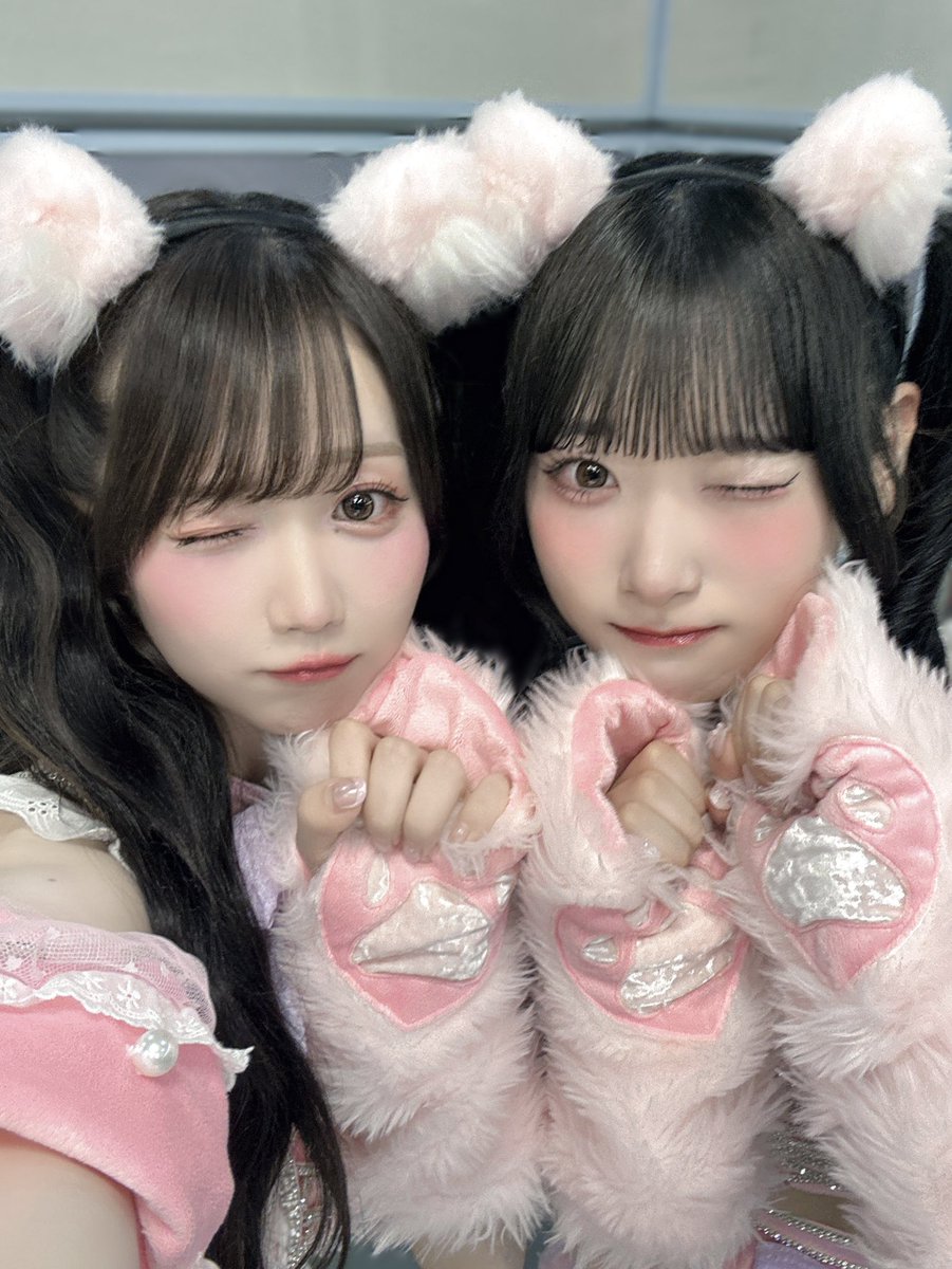 #CDTVライブライブ 生放送
ありがとうございました🐱🎀˒˒
憧れのOKAWARIライブ、嬉しいです💕💕

あの激カワ衣装の答えは…猫衣装でした🐈🐈˒˒
かわいかったかにゃー( ܸ ⩌⩊⩌ ܸ )？♡
#イコラブ #とくべチュして