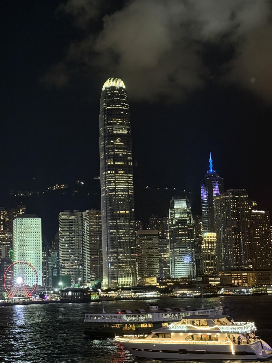 ビクトリアハーバーの夜景の魅力。