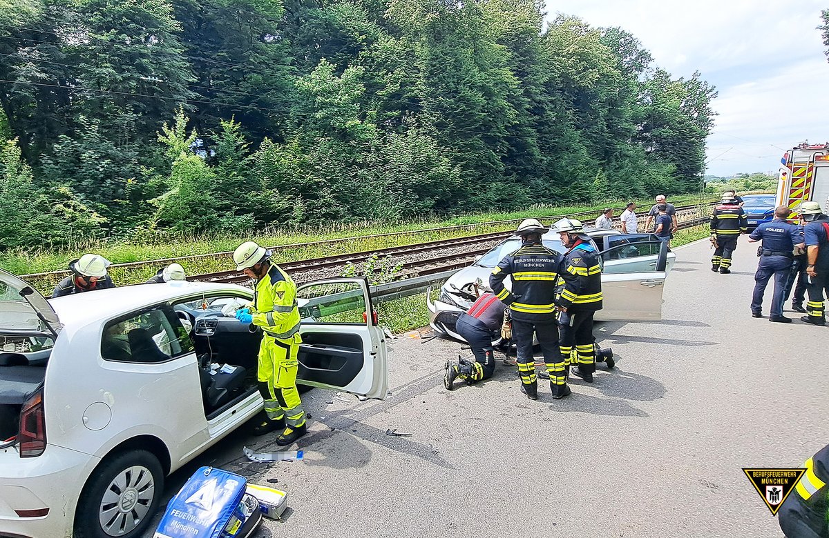 Was am Wochenende in #München passiert ist und wie die #Feuerwehr helfen konnte, lest ihr hier. 👇
Ganzer Bericht: presseportal.de/blaulicht/pm/1…

#WirFürMünchen