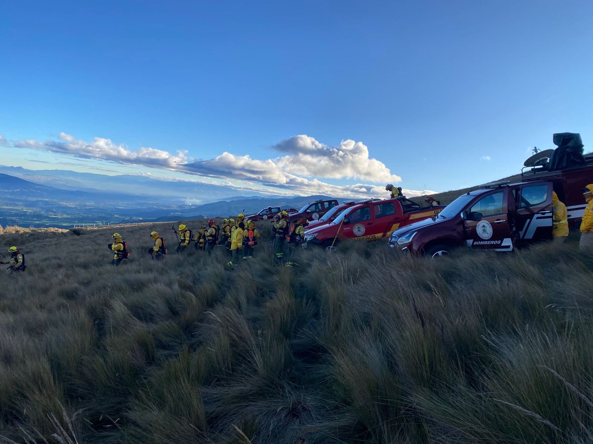 FONAG | El primer Fondo de Agua del mundo (@fonag) on Twitter photo 📢 #ACTUALIZACIÓN | Desde las 5AM, 12 guardapáramos del FONAG continúan combatiendo el incendio forestal en el Cerro Sincholagua en operativo con <a href="/BomberosQuito/">Bomberos Quito</a>. 👨🏼🚒
Noticia en desarrollo. 📢 #ACTUALIZACIÓN | Desde las 5AM, 12 guardapáramos del FONAG continúan combatiendo el incendio forestal en el Cerro Sincholagua en operativo con <a href="/BomberosQuito/">Bomberos Quito</a>. 👨🏼🚒
Noticia en desarrollo.