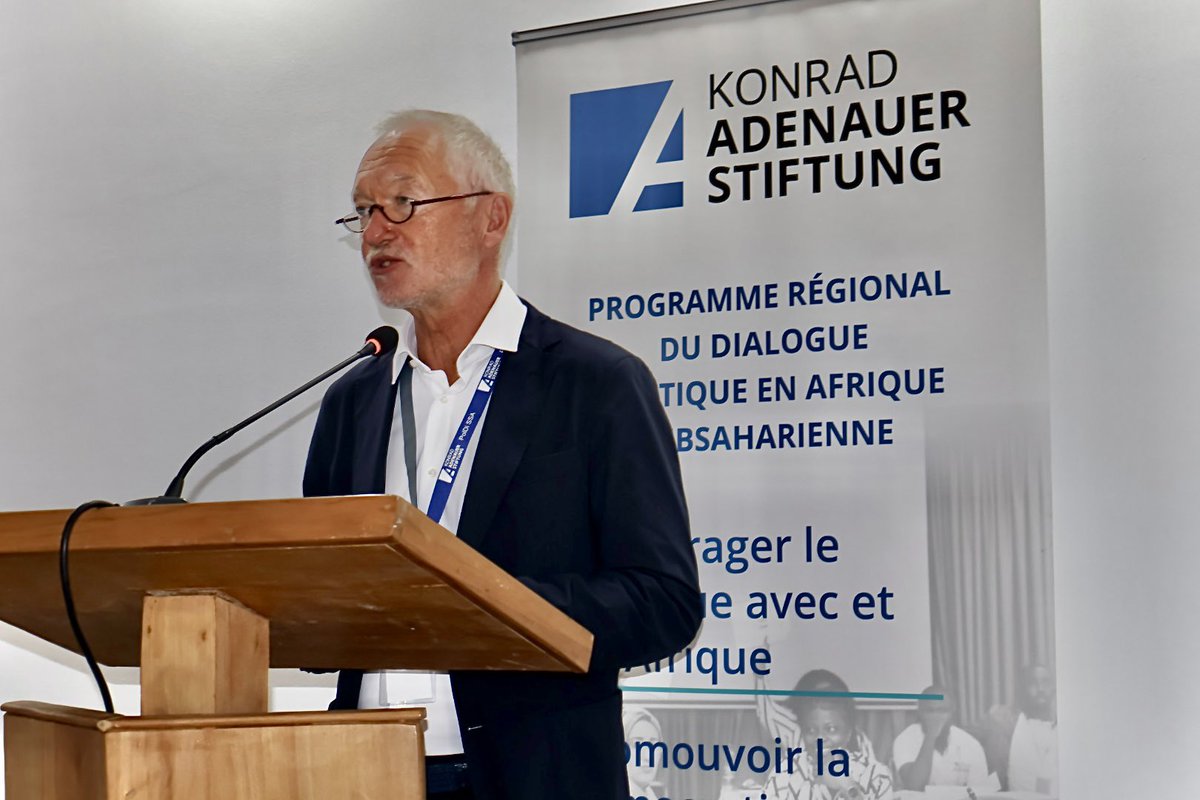 Début de la conférence E-lection Bridge Afrique ! Les délégués ont été accueillis par Dr Holger Dix et Dr Stefanie Brinkel. Klaus Schüler a partagé son expérience sur les campagnes électorales et Mr Doho Simon a présenté le paysage pré-électoral en Côte d'Ivoire #ElectionBridge