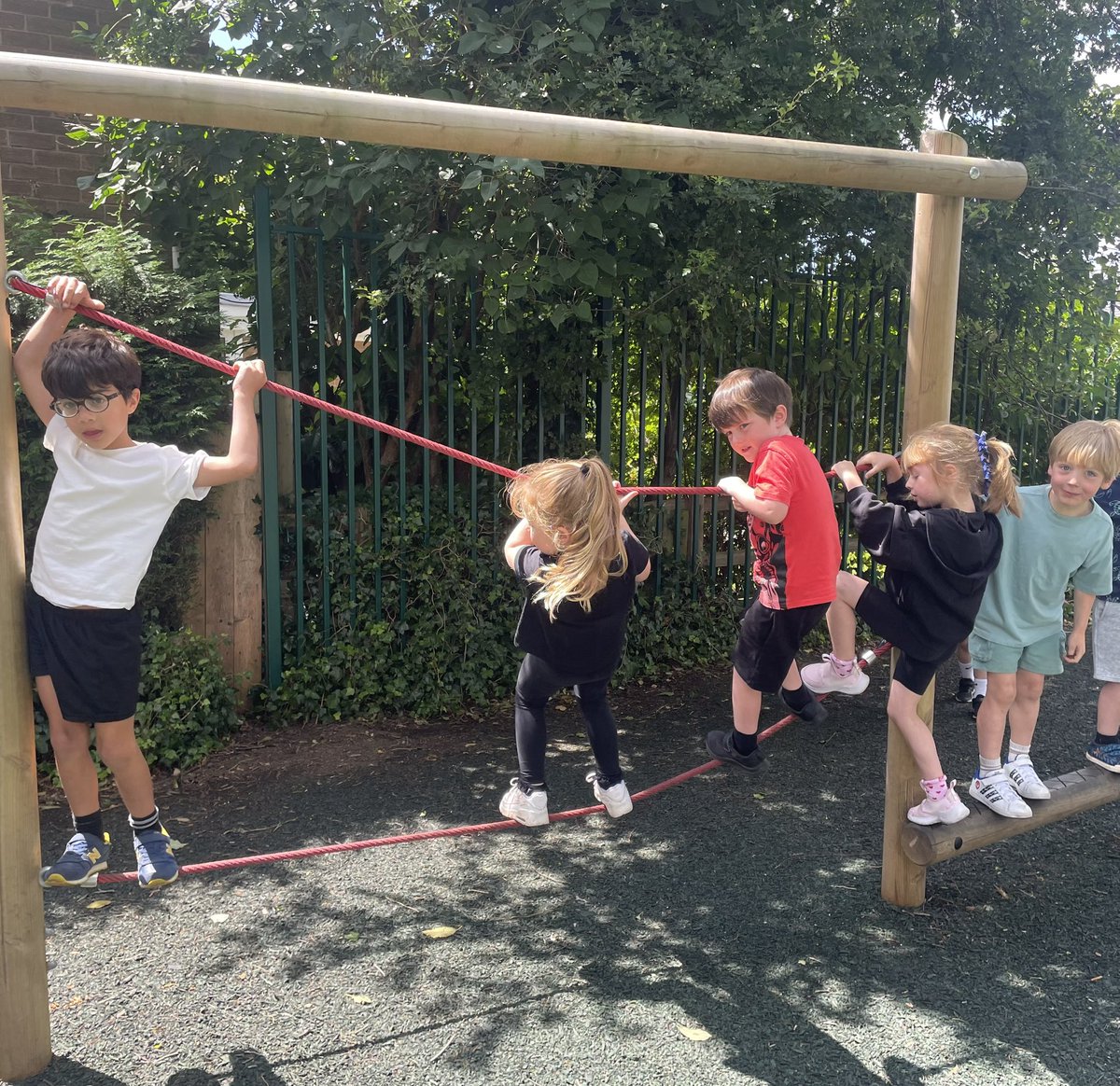 Broadoak_Rec's tweet photo. On the jungle gym this afternoon to start our sporting activities for Health and Fitness Fortnight #HFF25 🤸‍♀️ https://t.co/CGAGzTpYe4