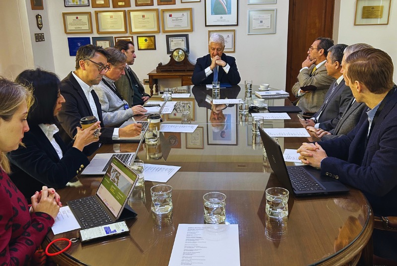 ArenasyCayo's tweet photo. Agradecemos la reunión con el @SII_Chile sobre avalúo fiscal y contribuciones agrícolas. Valoramos su apertura a recoger criterios técnicos y creemos que este diálogo con @SNA_Chile @sagchile @UPAV_org @ASATCH_chile, es un avance hacia un sistema más justo. #AvalúoRural https://t.co/EoYRubErmT